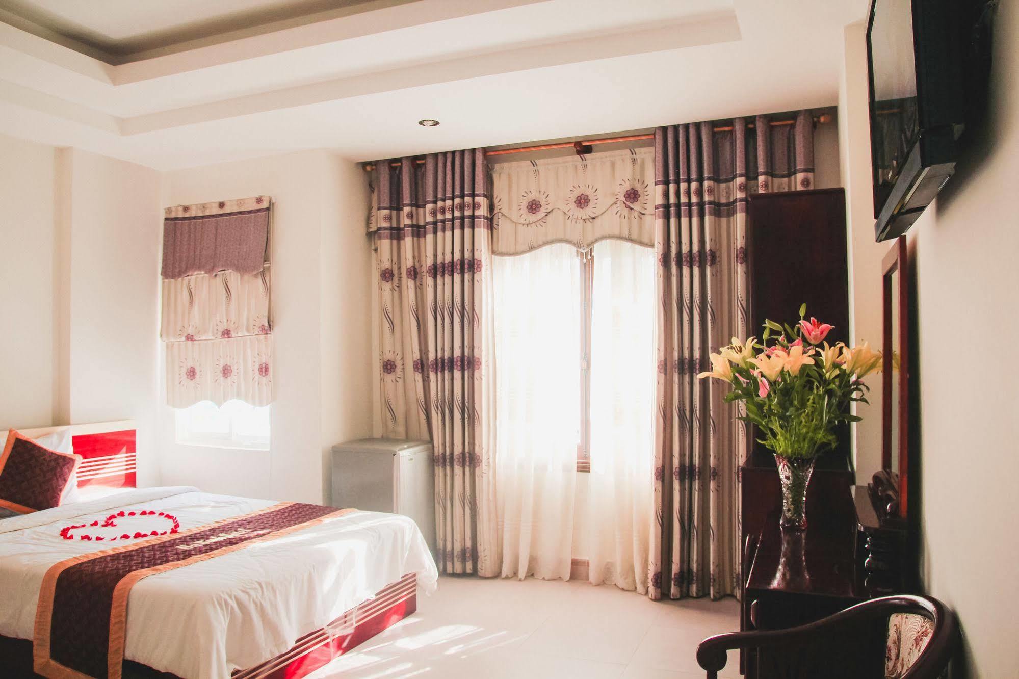 Vivyanne Hotel Da Nang Bagian luar foto