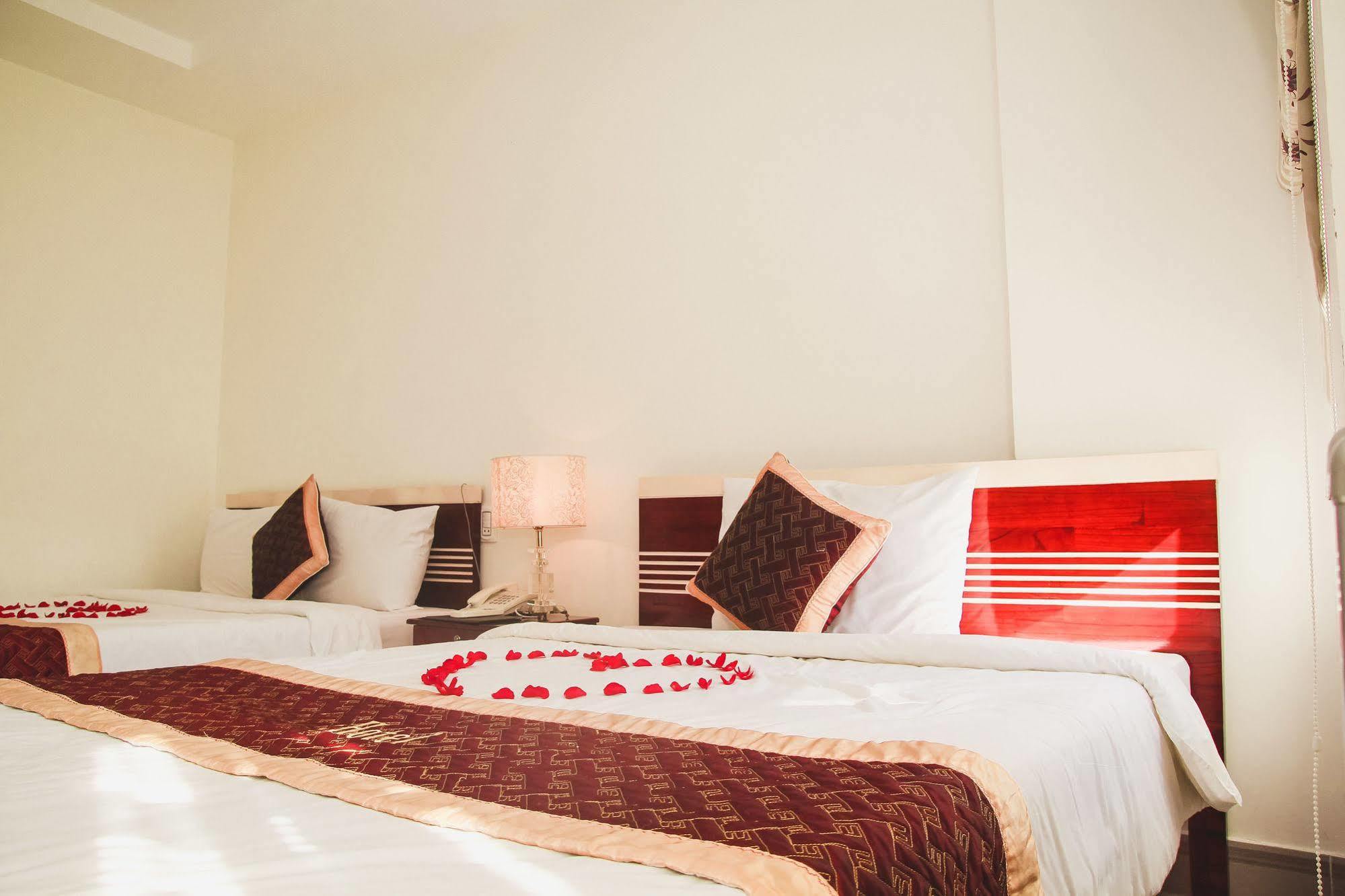 Vivyanne Hotel Da Nang Bagian luar foto